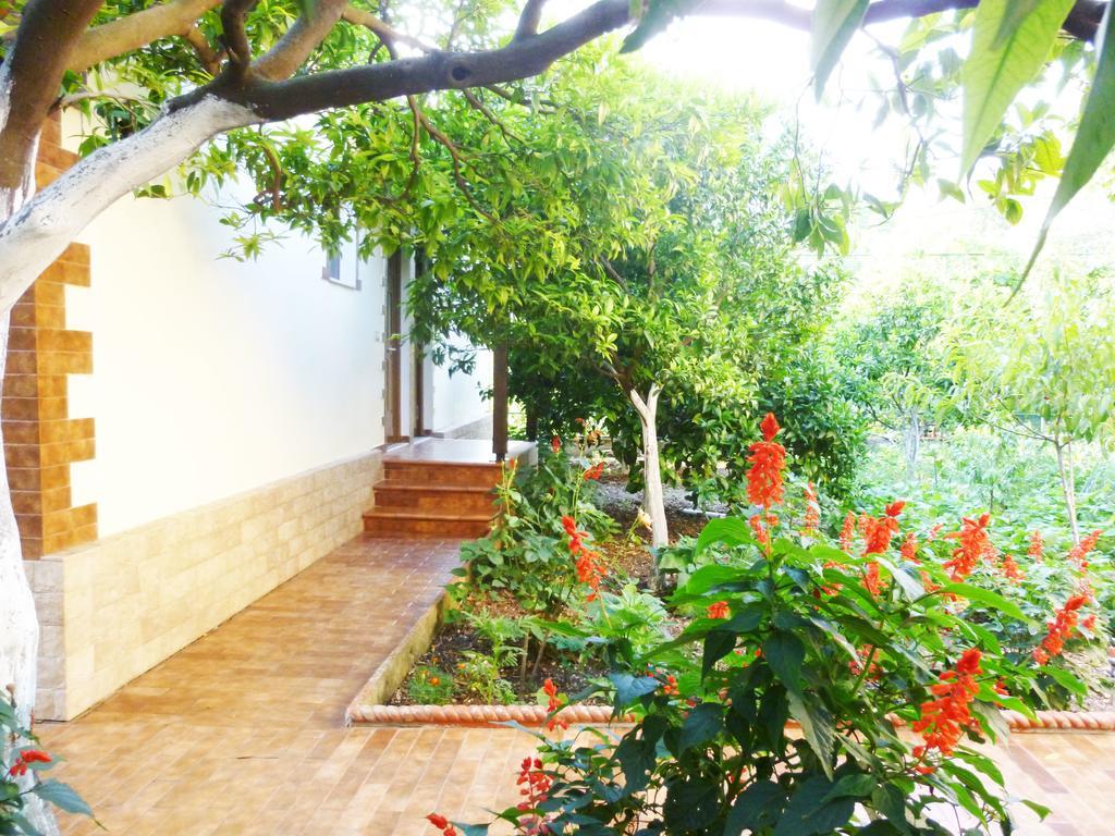 Vila Altini Borsh Esterno foto