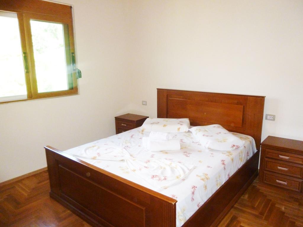 Vila Altini Borsh Esterno foto